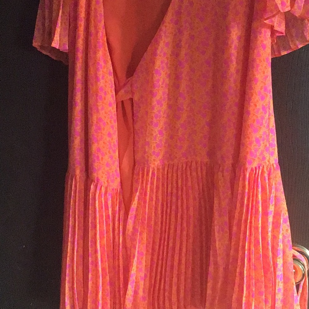 Dress - Picture 8 of 9